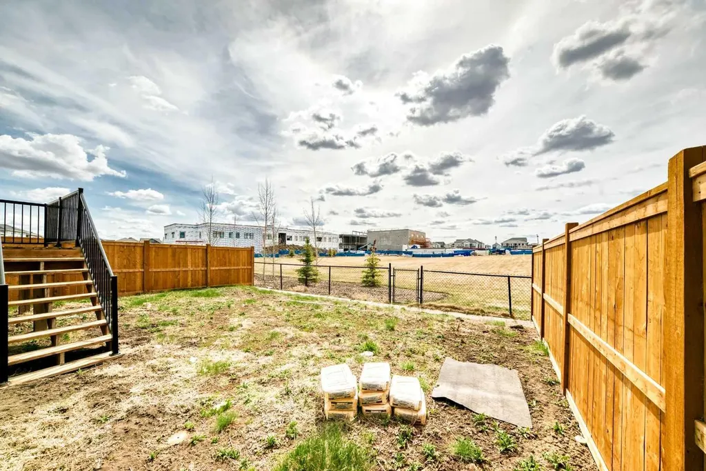 641 Windrow Manor SW Airdrie AB T4B 5H5