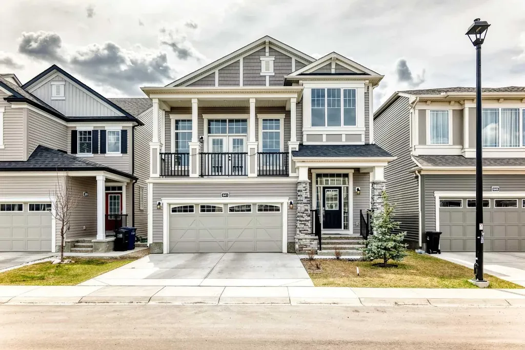 641 Windrow Manor SW Airdrie AB T4B 5H5