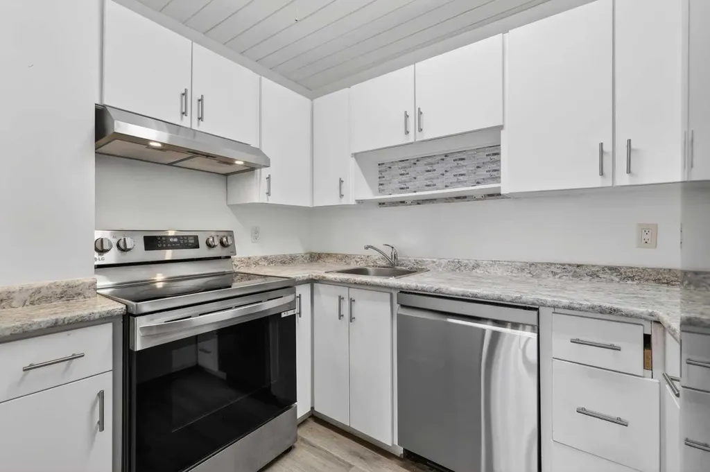1203 44 Street SE Calgary AB T2A5E6