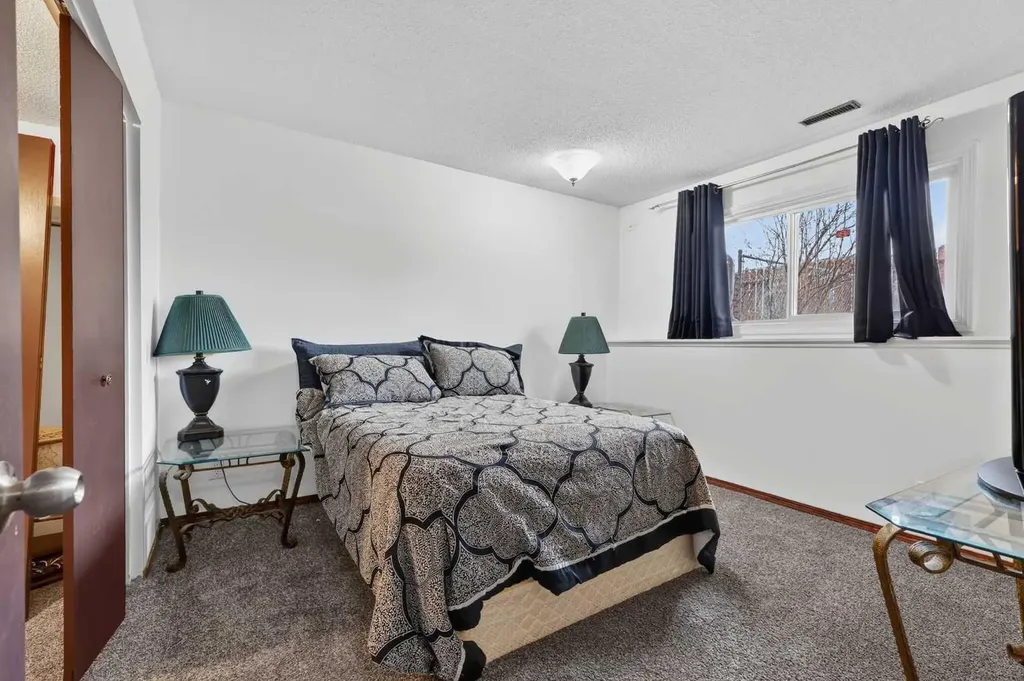 1203 44 Street SE Calgary AB T2A5E6
