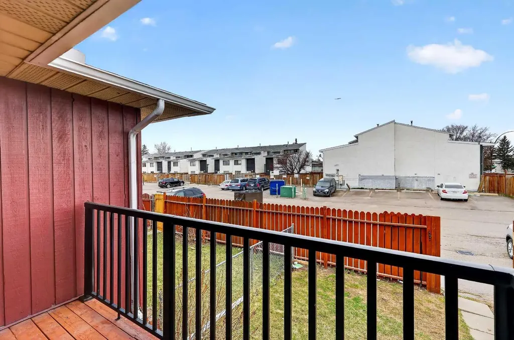 1203 44 Street SE Calgary AB T2A5E6