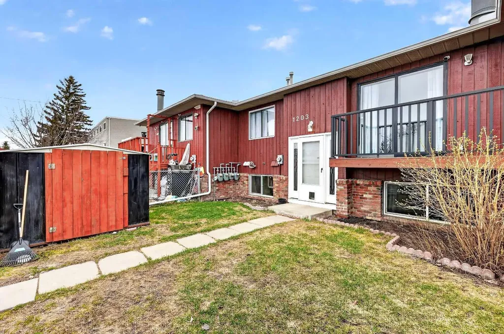 1203 44 Street SE Calgary AB T2A5E6