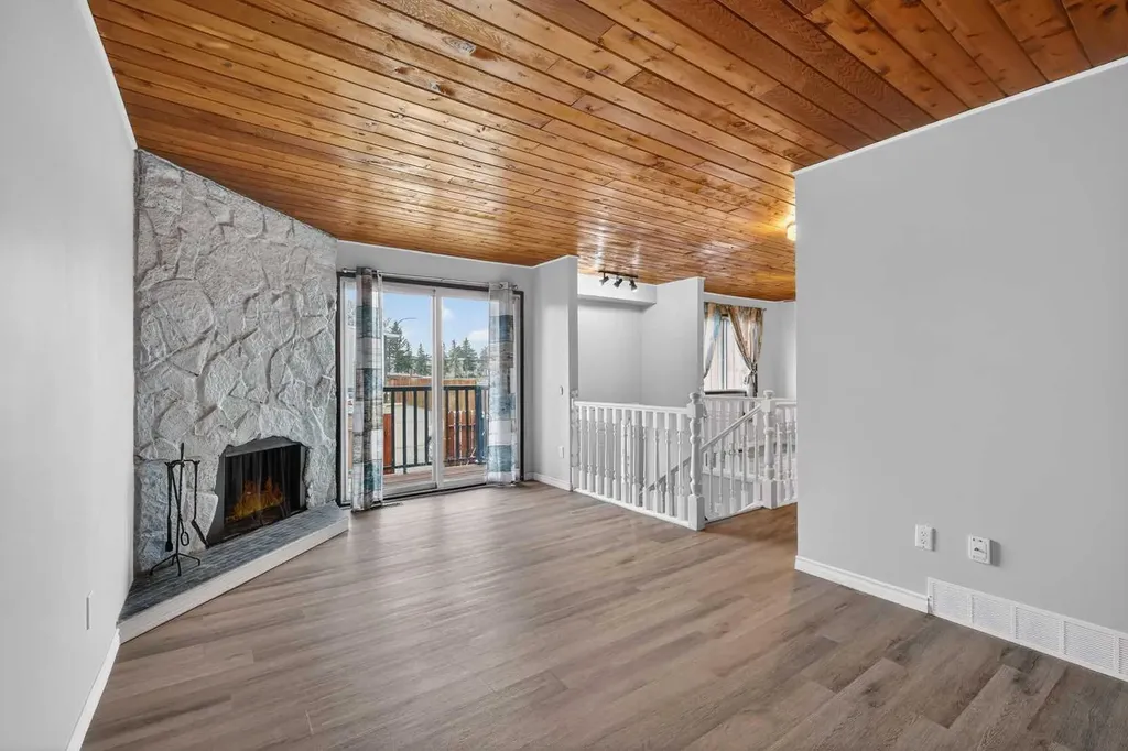 1203 44 Street SE Calgary AB T2A5E6