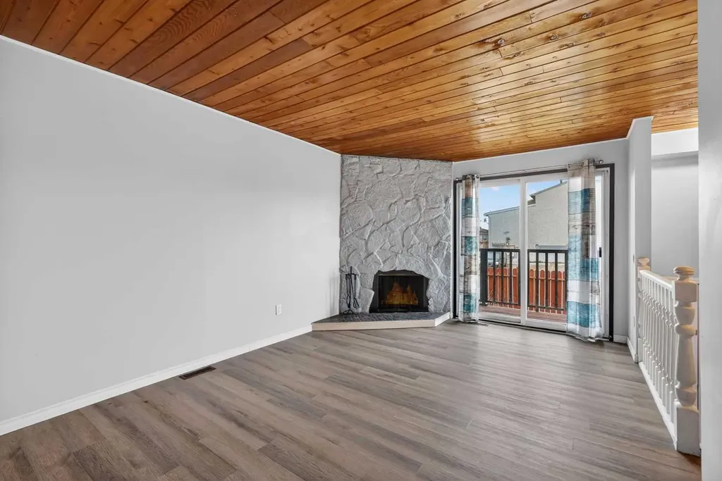 1203 44 Street SE Calgary AB T2A5E6
