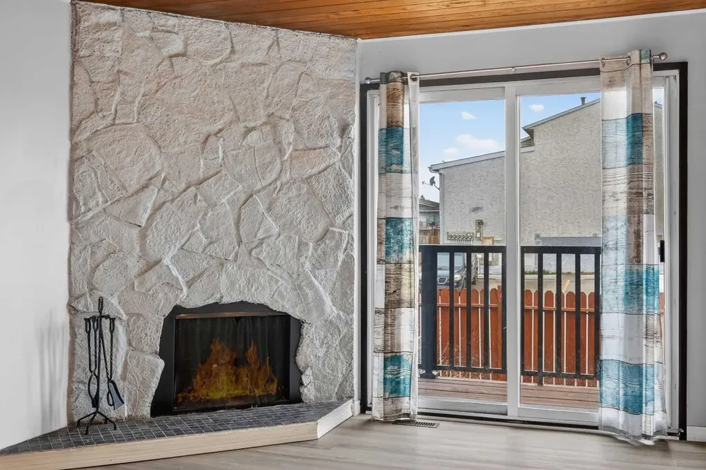 1203 44 Street SE Calgary AB T2A5E6
