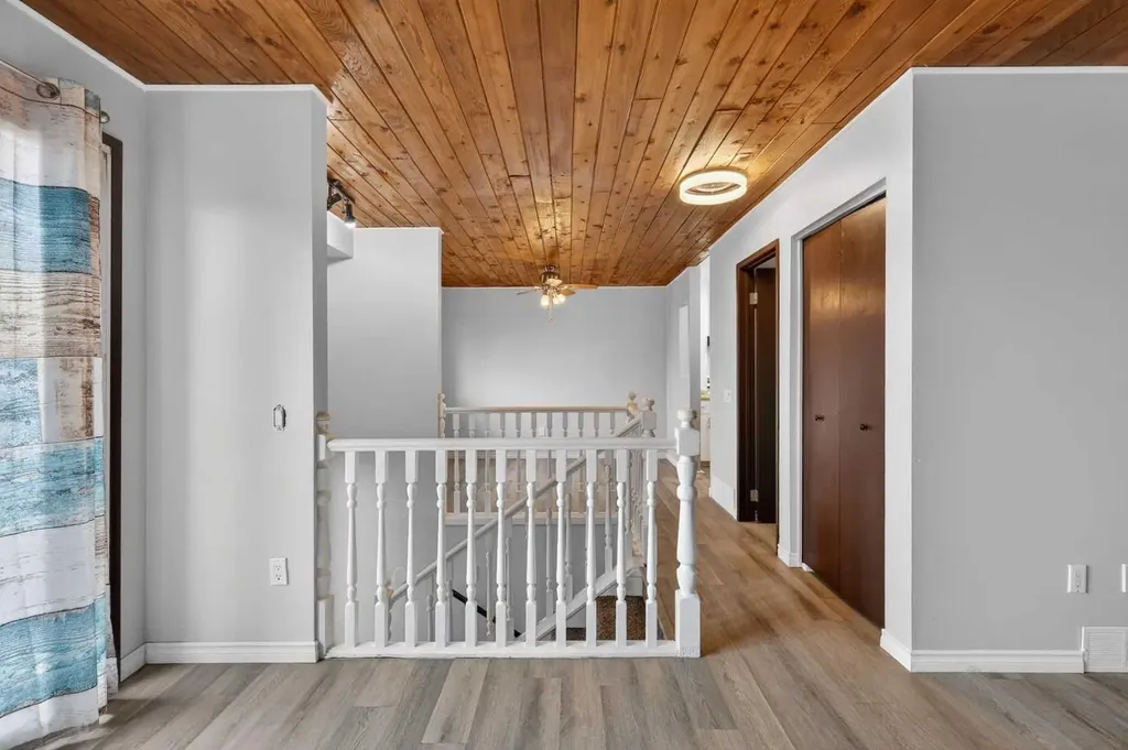 1203 44 Street SE Calgary AB T2A5E6