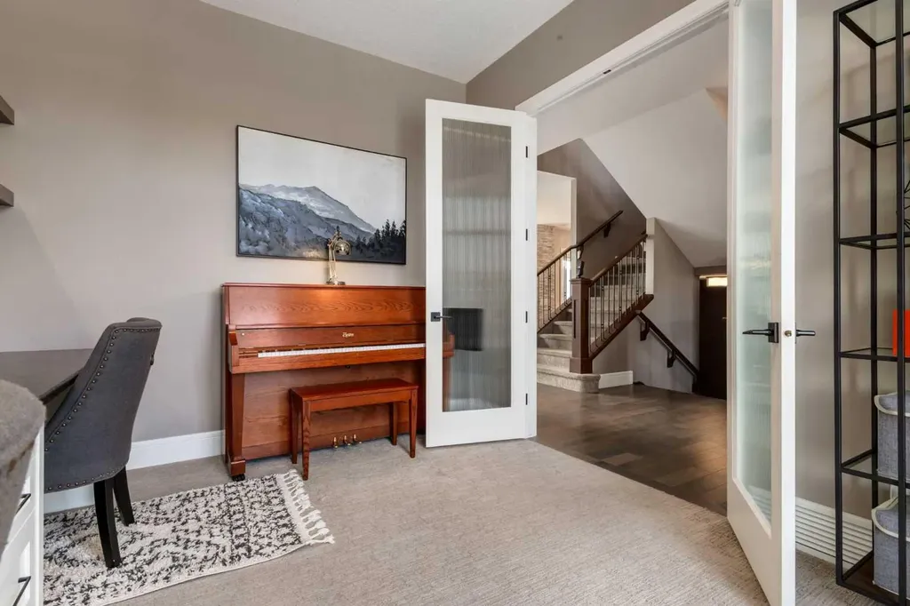 64 Mystic Ridge Way SW Calgary AB T3H 1S7