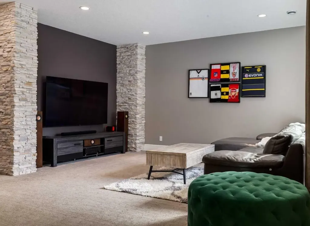 64 Mystic Ridge Way SW Calgary AB T3H 1S7
