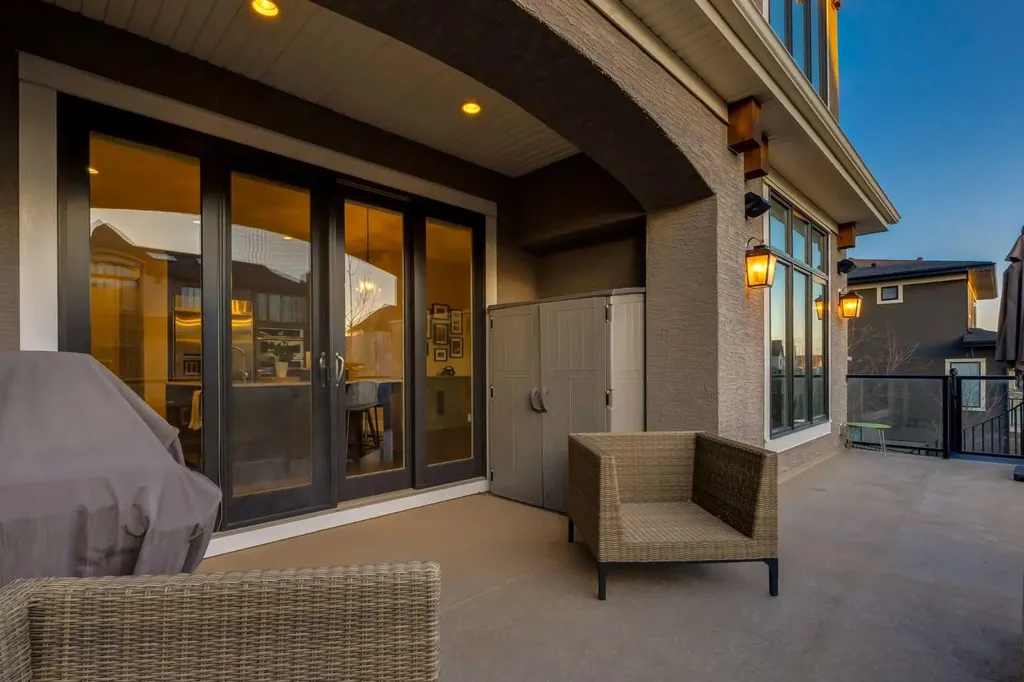 64 Mystic Ridge Way SW Calgary AB T3H 1S7