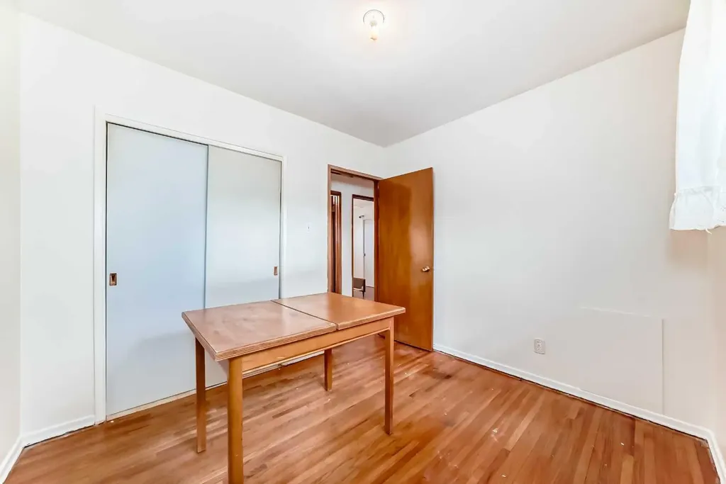 1527 49 Street SE Calgary AB T2A 1S2