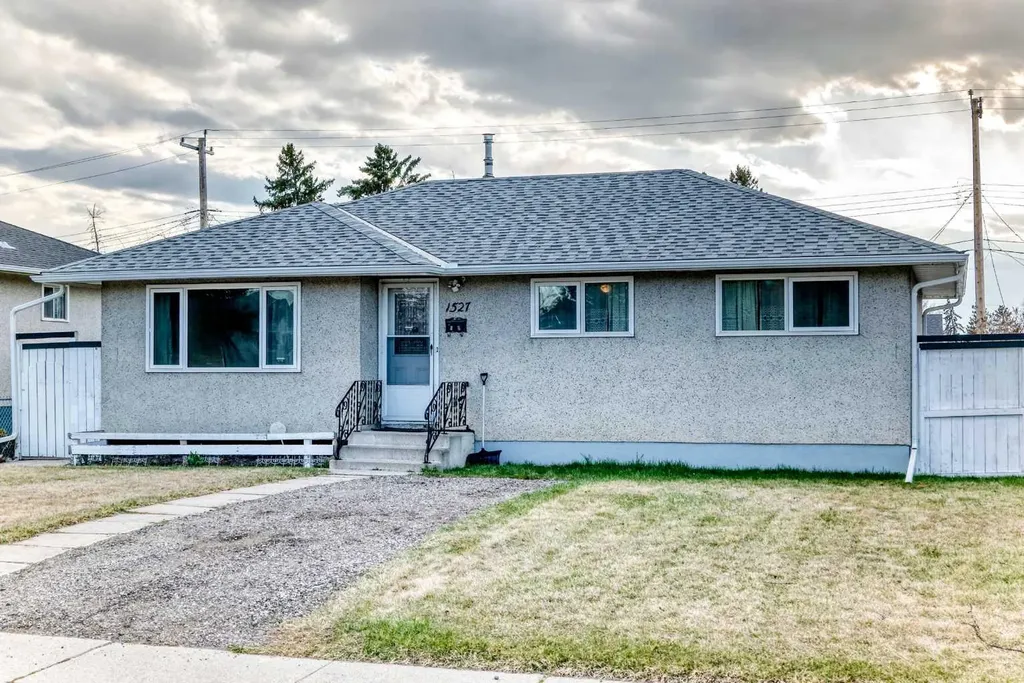 1527 49 Street SE Calgary AB T2A 1S2
