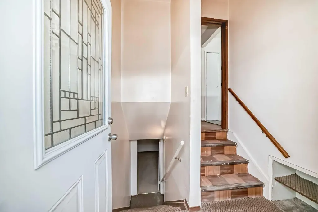 1527 49 Street SE Calgary AB T2A 1S2