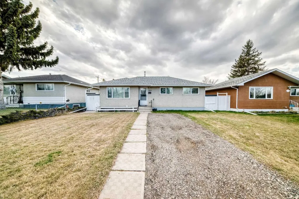 1527 49 Street SE Calgary AB T2A 1S2