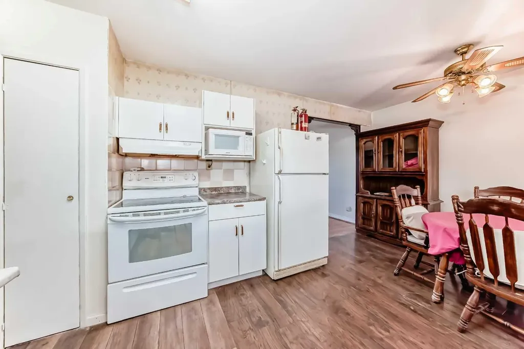 1527 49 Street SE Calgary AB T2A 1S2
