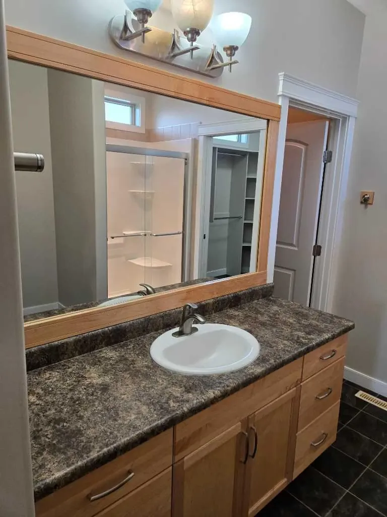 601 3 Street Fox Creek AB T0H1P0