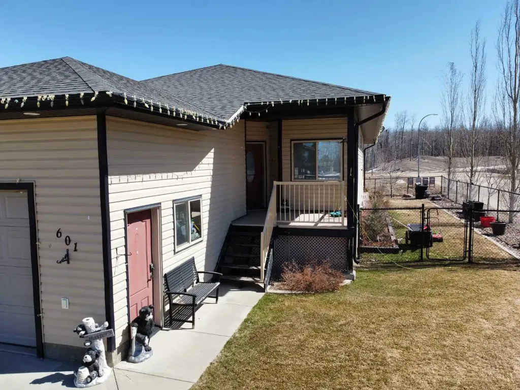 601 3 Street Fox Creek AB T0H1P0