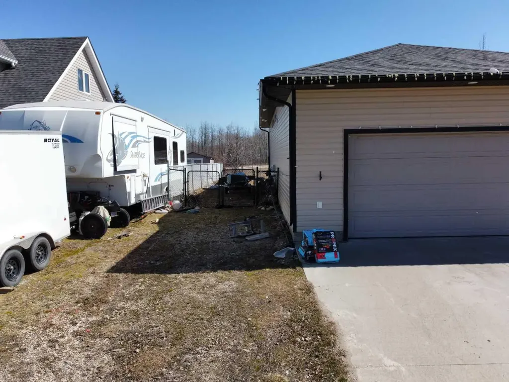 601 3 Street Fox Creek AB T0H1P0