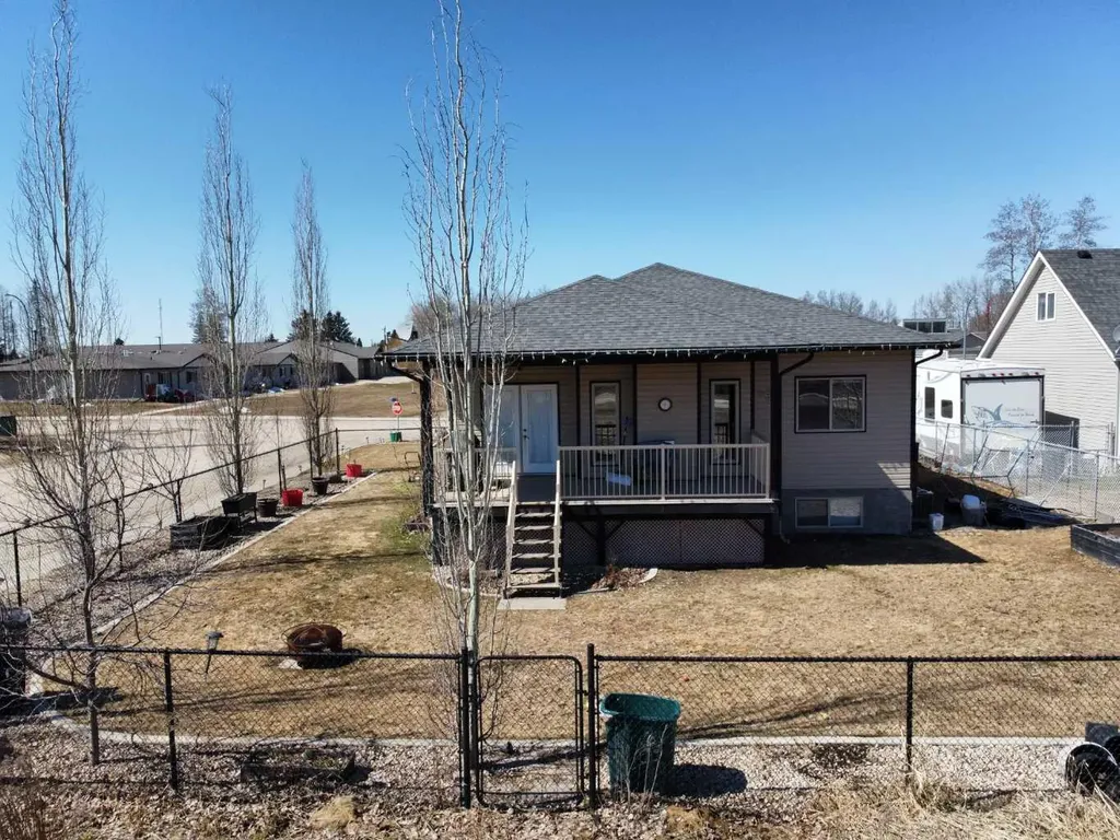 601 3 Street Fox Creek AB T0H1P0
