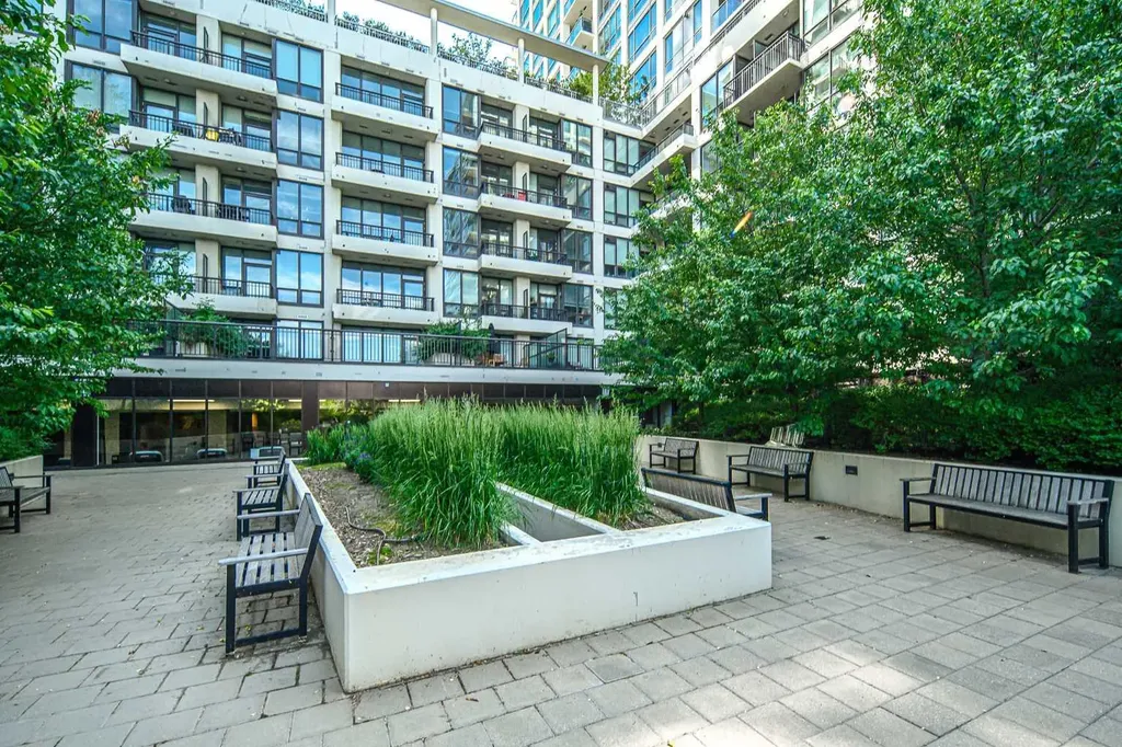 222 Riverfront Avenue SW Calgary AB T2P 0W3