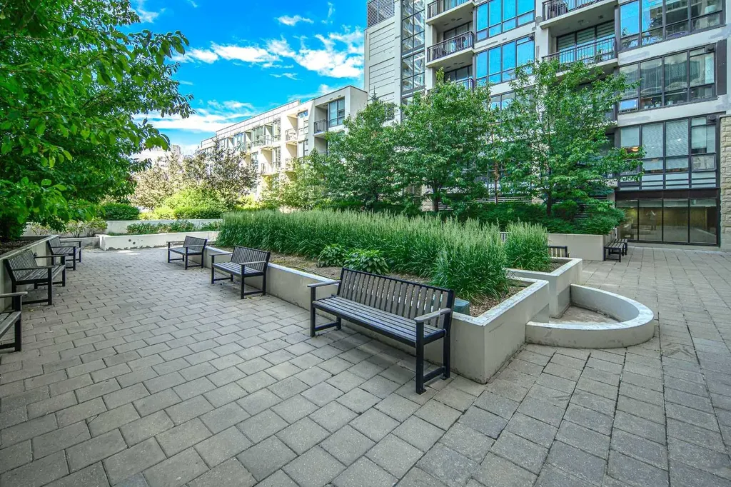 222 Riverfront Avenue SW Calgary AB T2P 0W3