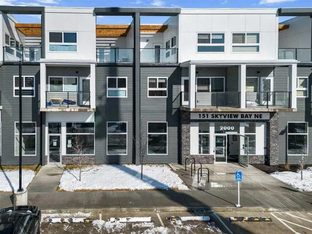 151 Sky View Bay NE Calgary AB T3N 1N6
