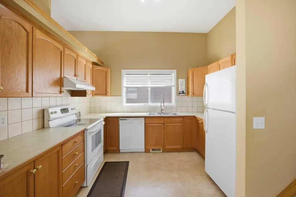 39 Saddlemont Close NE Calgary AB T3J 4V1