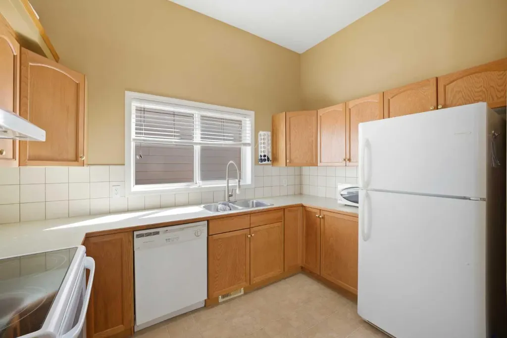 39 Saddlemont Close NE Calgary AB T3J 4V1