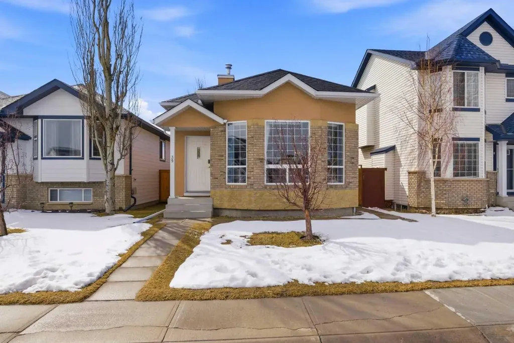 39 Saddlemont Close NE Calgary AB T3J 4V1