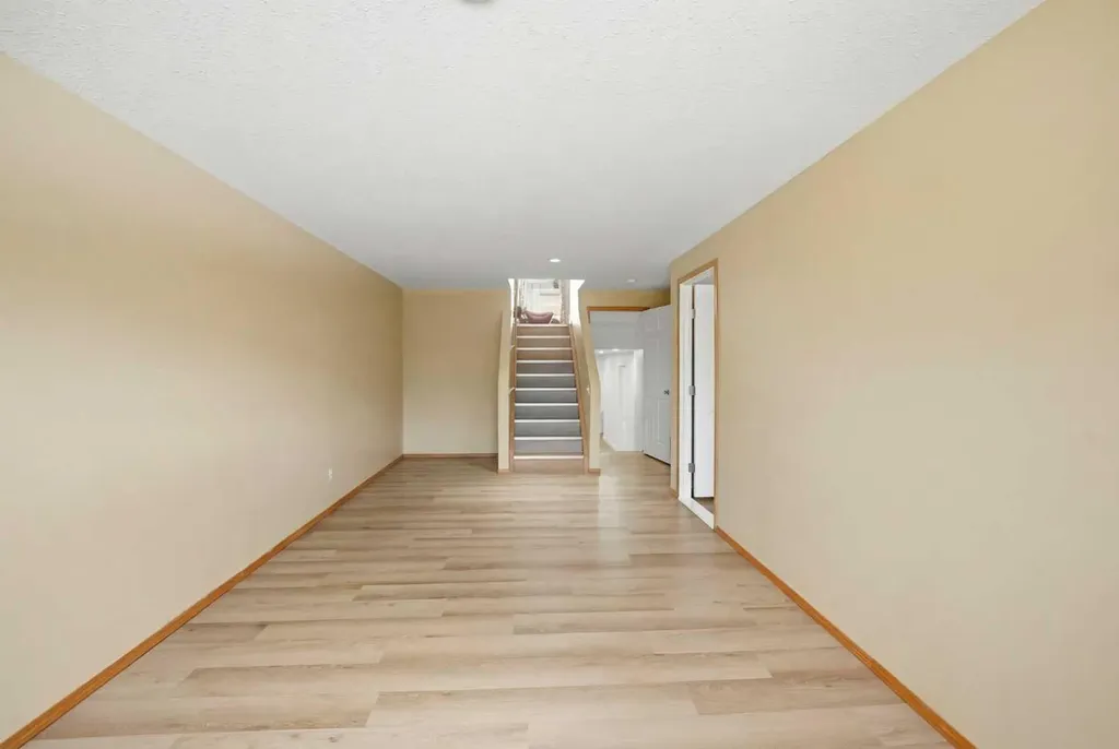 39 Saddlemont Close NE Calgary AB T3J 4V1