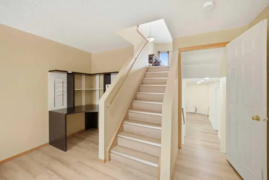 39 Saddlemont Close NE Calgary AB T3J 4V1