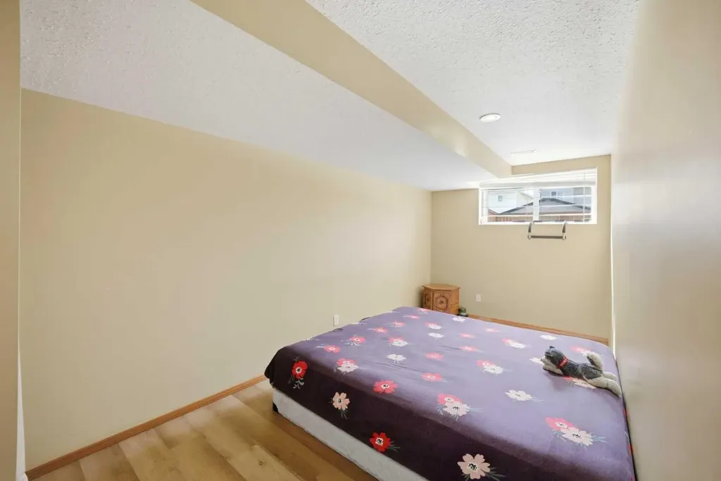 39 Saddlemont Close NE Calgary AB T3J 4V1