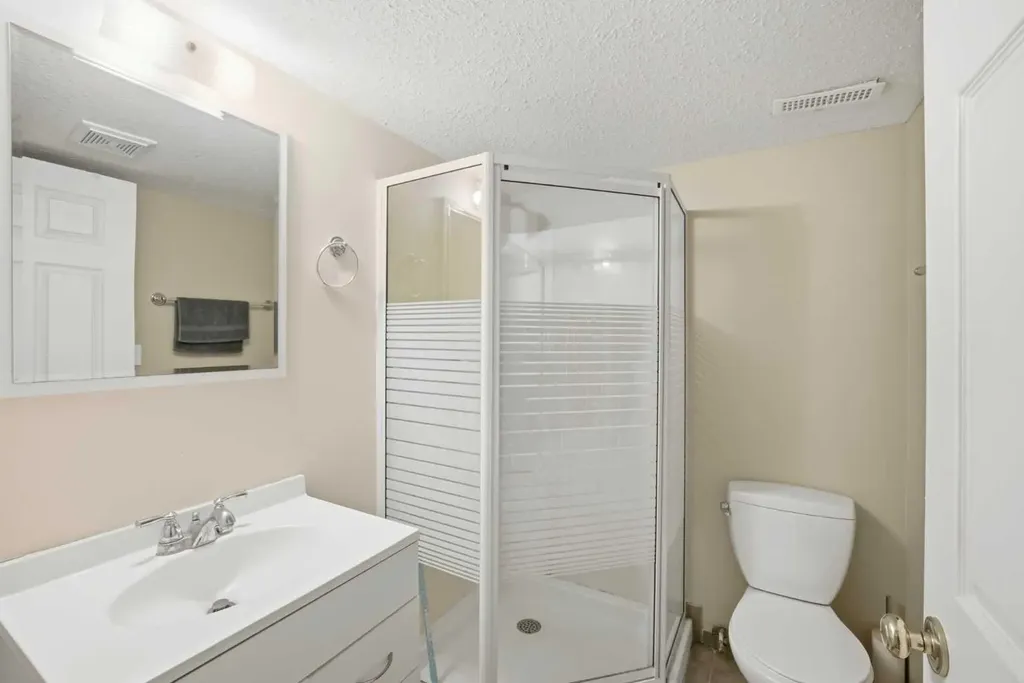 39 Saddlemont Close NE Calgary AB T3J 4V1