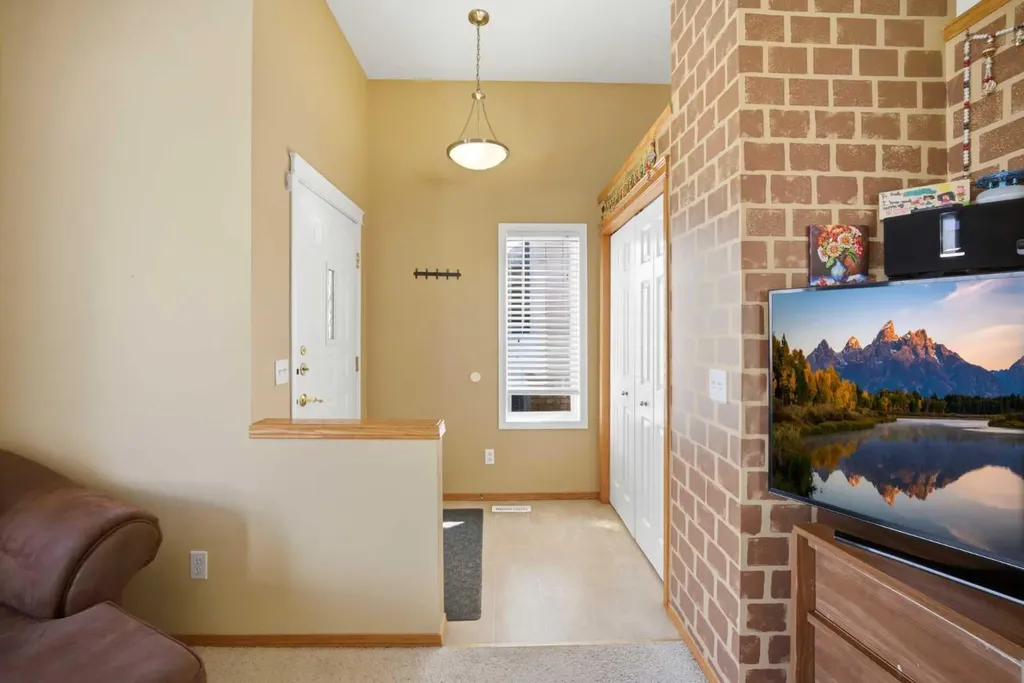 39 Saddlemont Close NE Calgary AB T3J 4V1