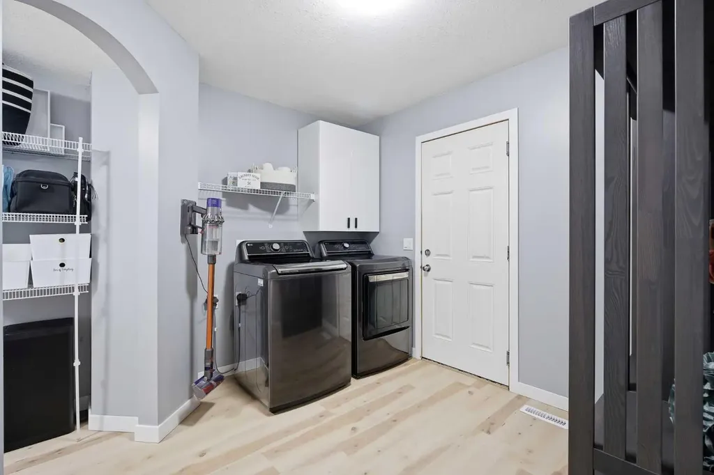 67 Kingsland Heights SE Airdrie AB T4A 0A3