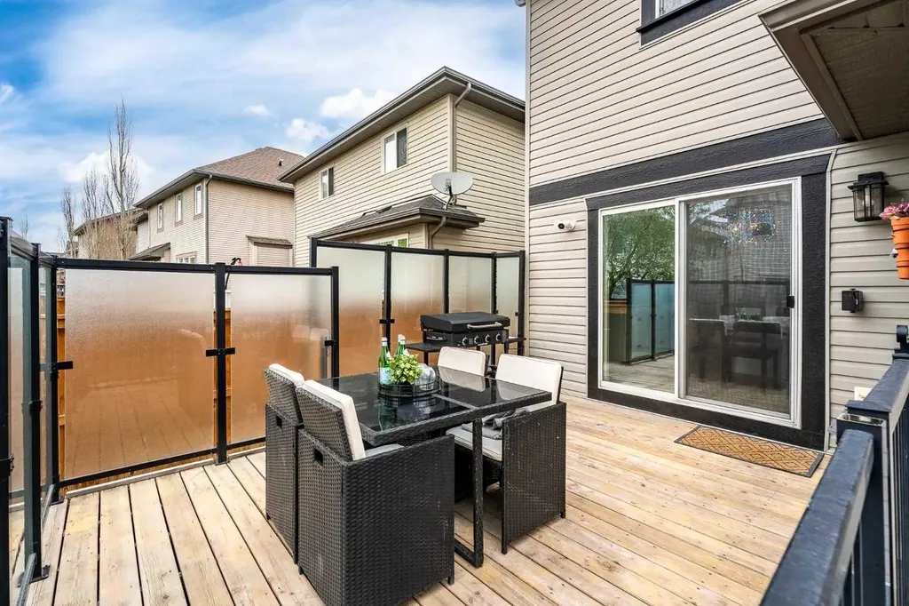 67 Kingsland Heights SE Airdrie AB T4A 0A3