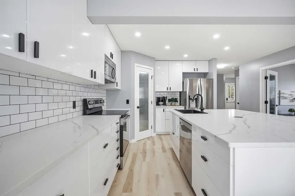 67 Kingsland Heights SE Airdrie AB T4A 0A3