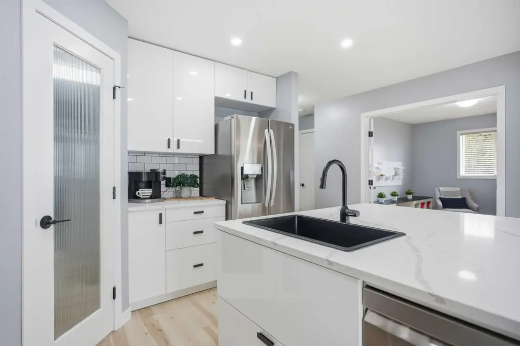67 Kingsland Heights SE Airdrie AB T4A 0A3