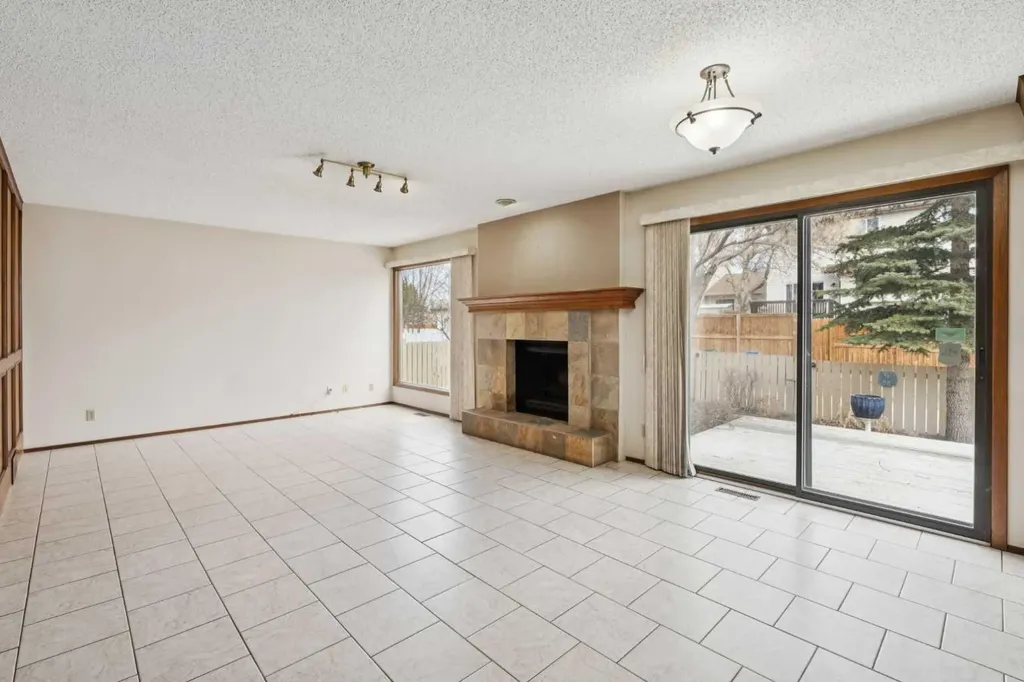 40 Scenic Place NW Calgary AB T3L1A5