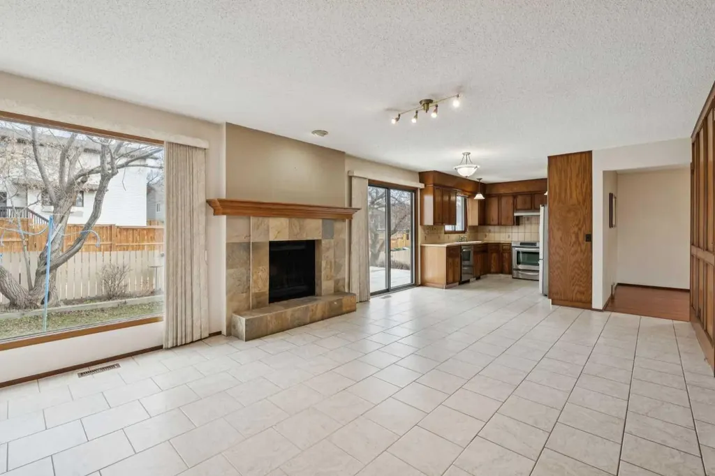 40 Scenic Place NW Calgary AB T3L1A5