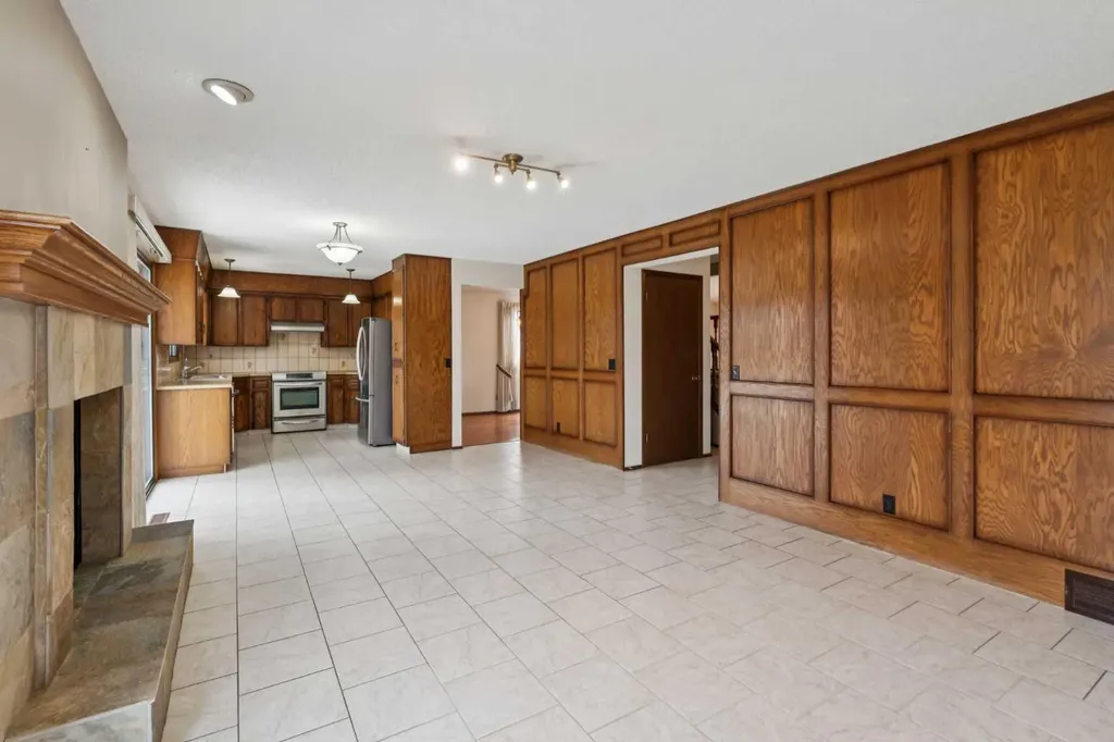 40 Scenic Place NW Calgary AB T3L1A5