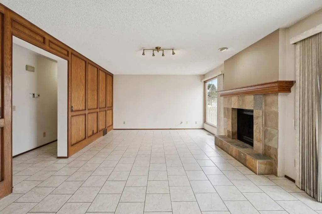 40 Scenic Place NW Calgary AB T3L1A5