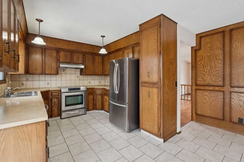 40 Scenic Place NW Calgary AB T3L1A5