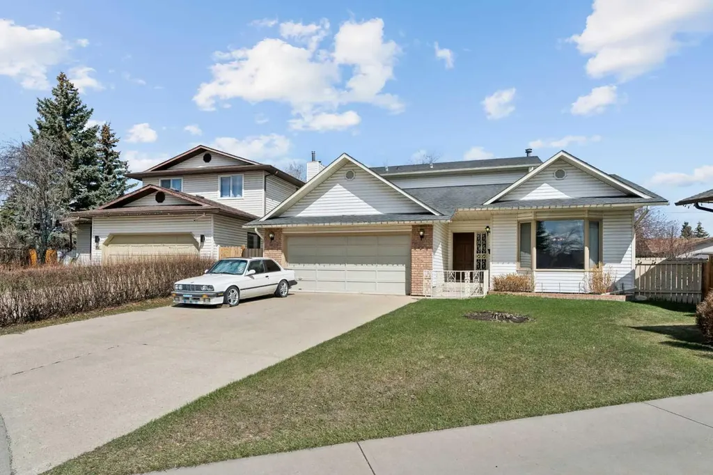 40 Scenic Place NW Calgary AB T3L1A5