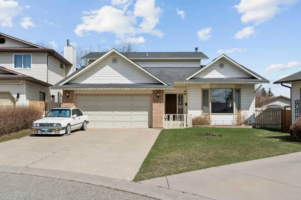 40 Scenic Place NW Calgary AB T3L1A5