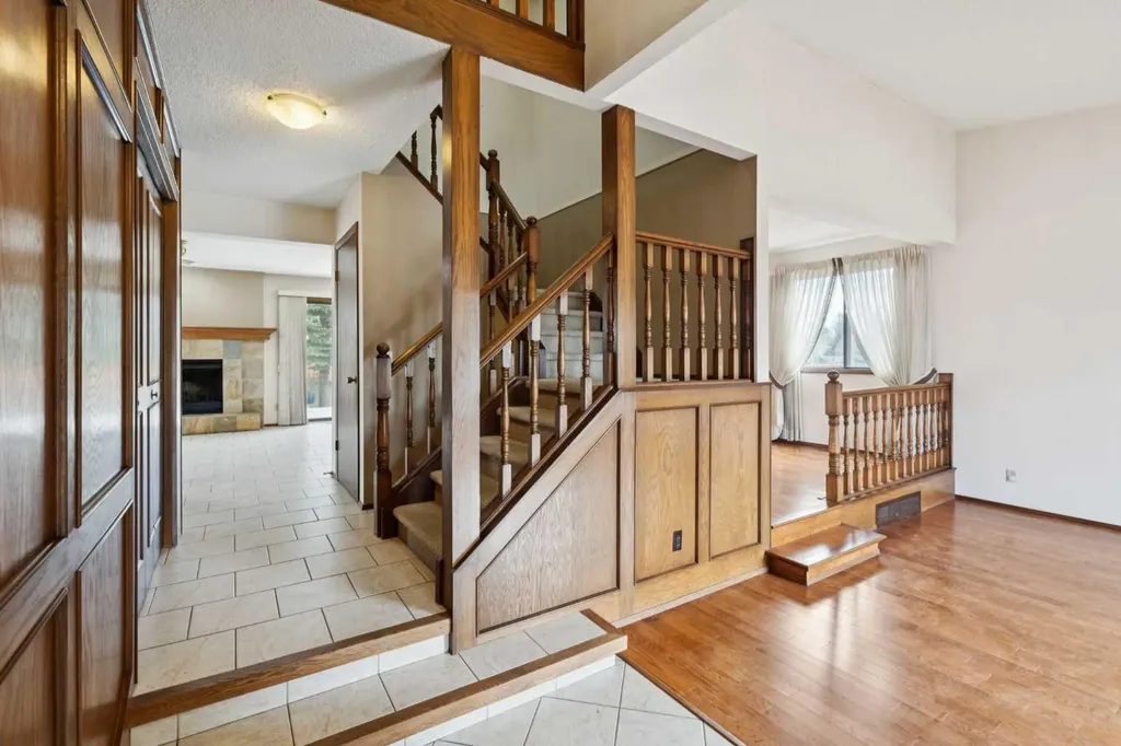 40 Scenic Place NW Calgary AB T3L1A5