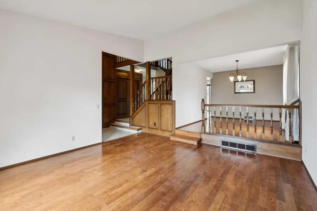 40 Scenic Place NW Calgary AB T3L1A5