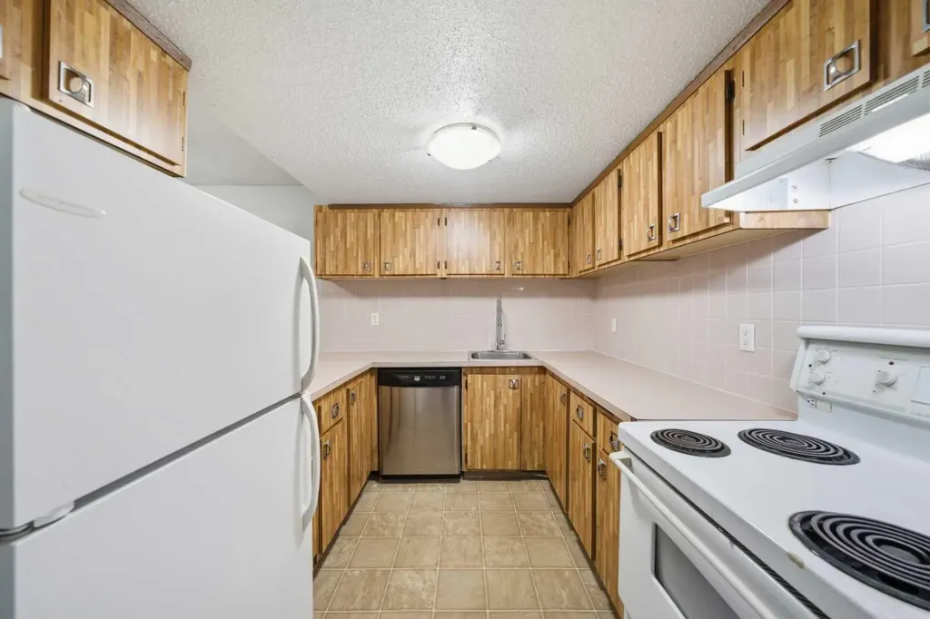 2200 Woodview Drive SW Calgary AB T2W 3N6
