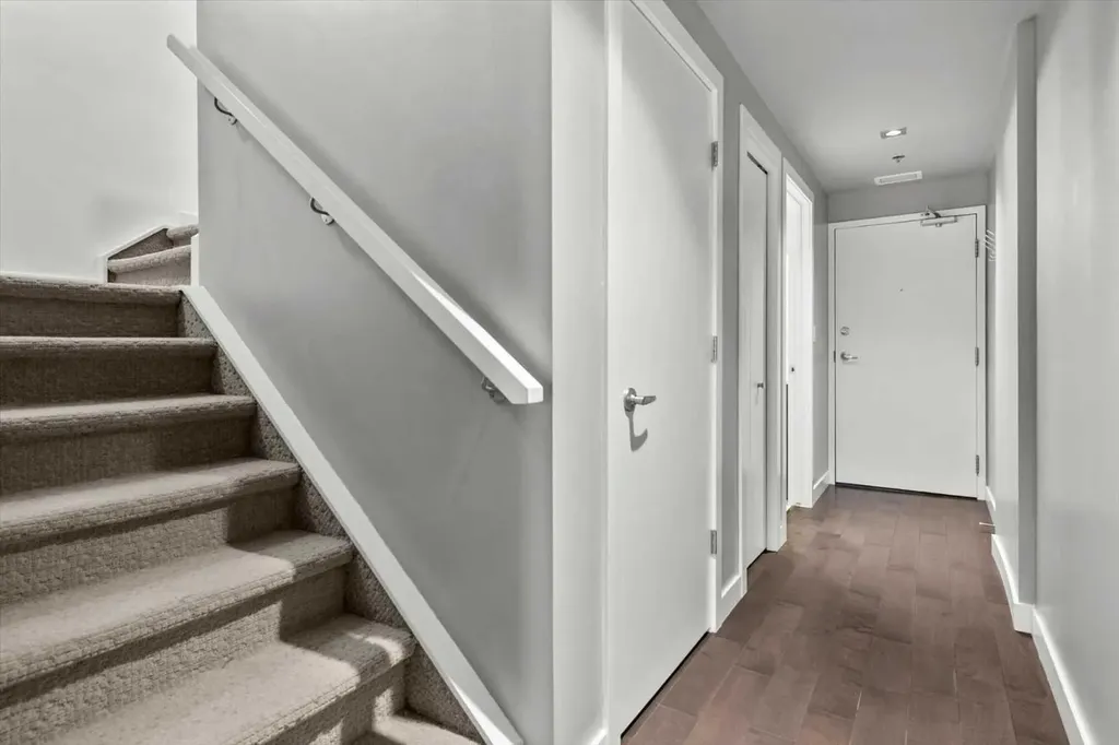 235 9a Street NW Calgary AB T2N 1T7