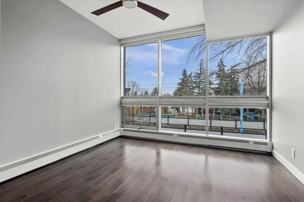 235 9a Street NW Calgary AB T2N 1T7