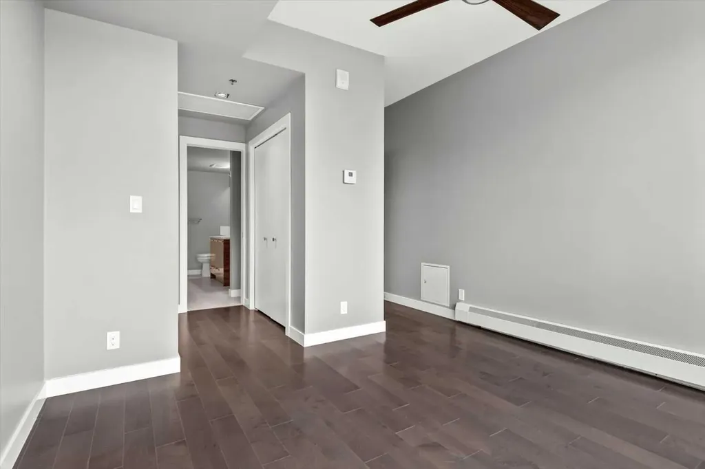 235 9a Street NW Calgary AB T2N 1T7
